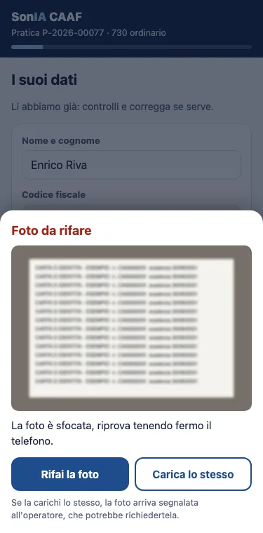 La foto sfocata respinta con il messaggio per rifarla